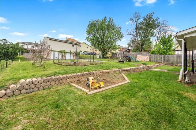 525 Giffin Avenue, Canonsburg, PA 15317