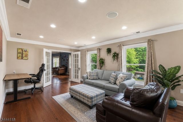164 E Mountain Rd, Hillsborough Twp., NJ 08844