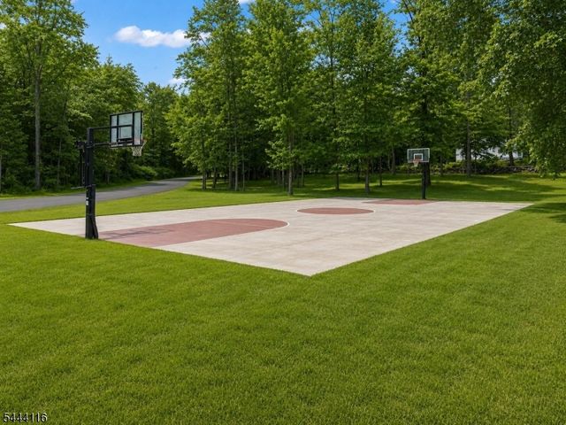 164 E Mountain Rd, Hillsborough Twp., NJ 08844