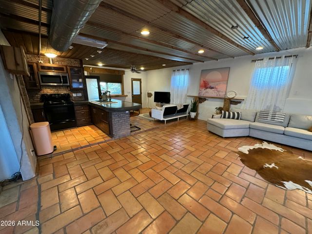 1935 E Joy Ranch Road, Phoenix, AZ 85086