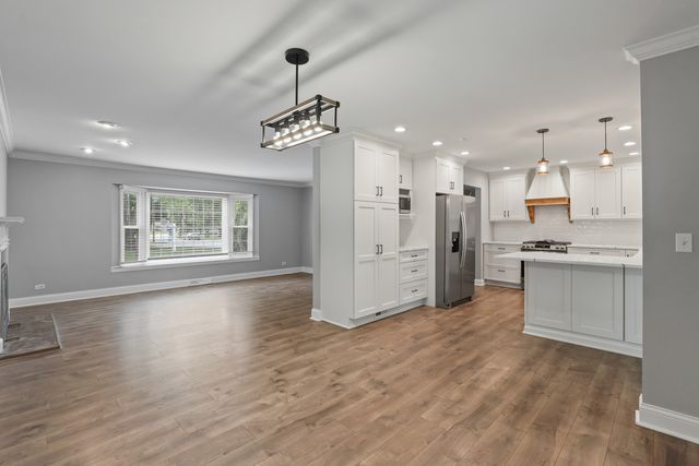 6S415 Concord Road, Naperville, IL 60540