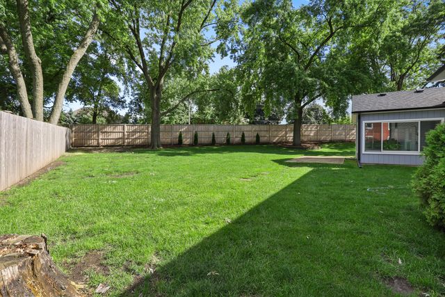 6S415 Concord Road, Naperville, IL 60540
