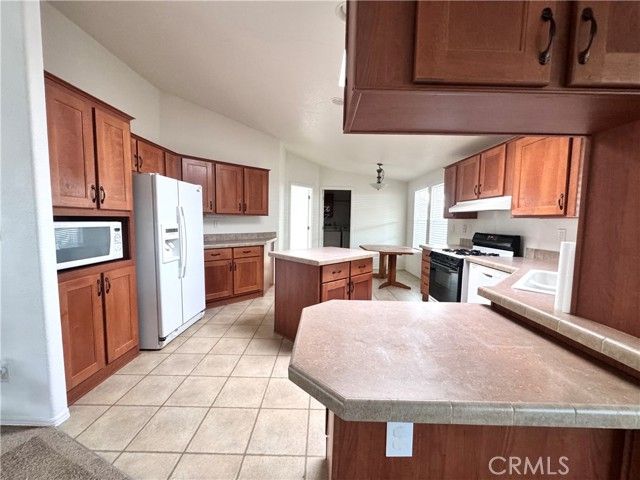 45465 25th Street 72, Lancaster, CA 93535