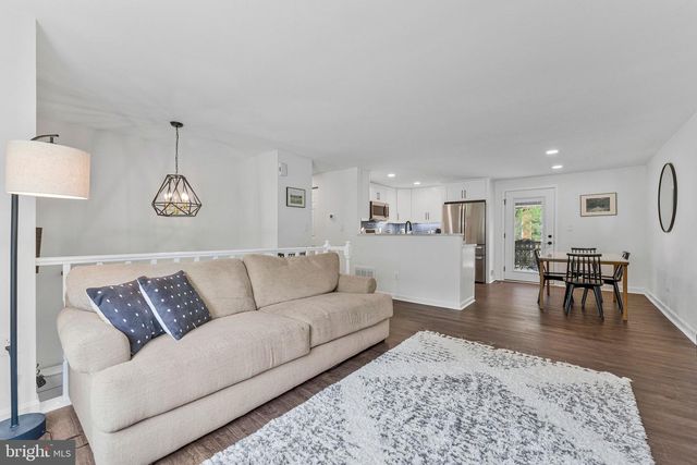 4525 SILAS HUTCHINSON DR, Chantilly, VA 20151