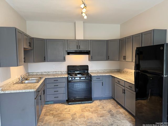 319 Harding Pl Unit 1, San Antonio, TX 78203