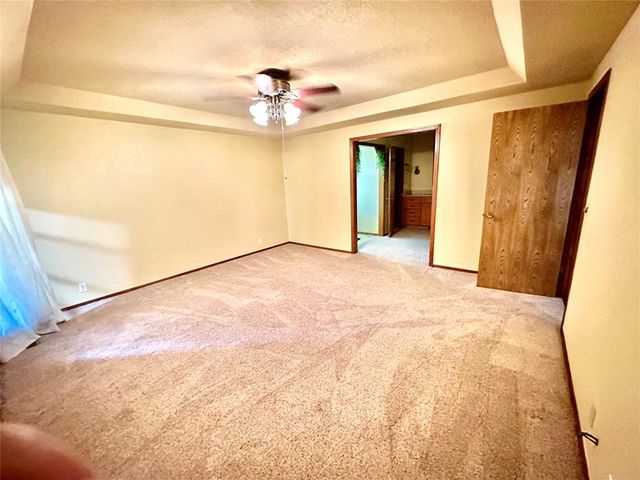 341 E Grand Teton Court, Yukon, OK 73099