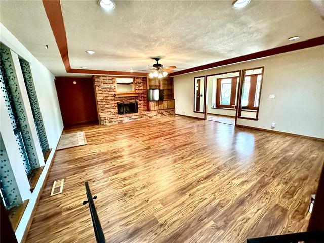 341 E Grand Teton Court, Yukon, OK 73099