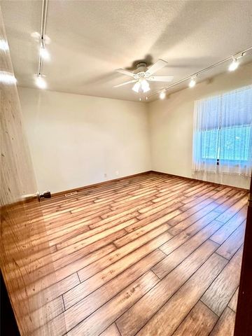 341 E Grand Teton Court, Yukon, OK 73099