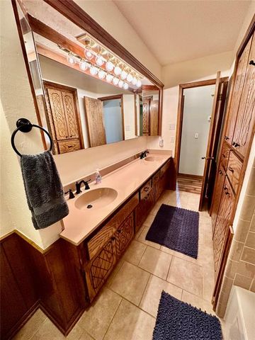 341 E Grand Teton Court, Yukon, OK 73099