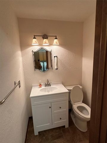 341 E Grand Teton Court, Yukon, OK 73099