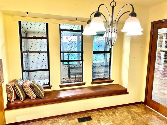 341 E Grand Teton Court, Yukon, OK 73099