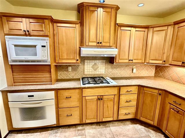341 E Grand Teton Court, Yukon, OK 73099