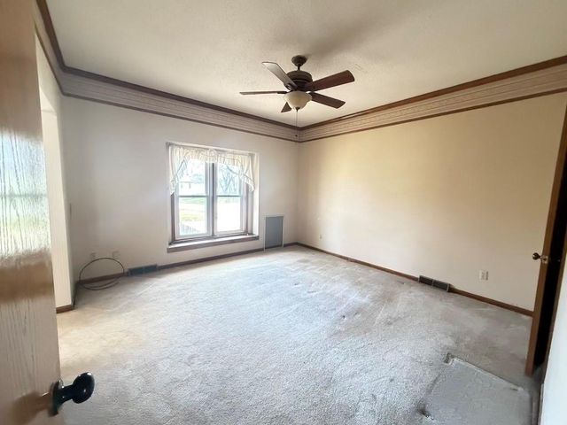 613 SE Brentwood Drive, Lee's Summit, MO 64063