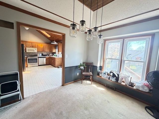 613 SE Brentwood Drive, Lee's Summit, MO 64063