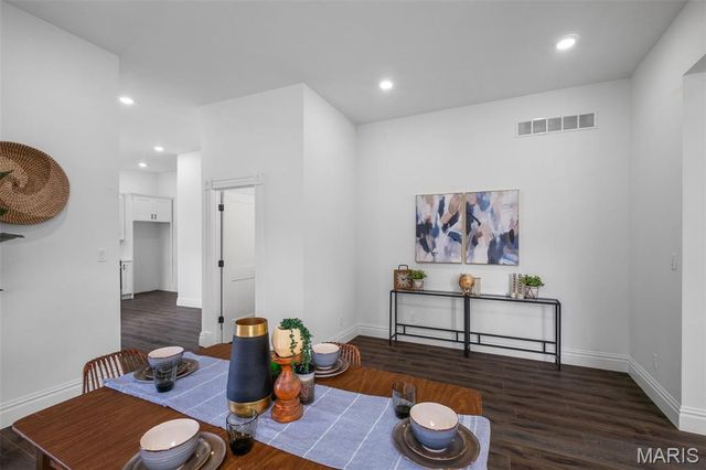 6827 Minnesota Avenue, St Louis, MO 63111