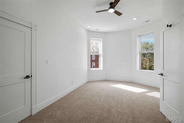 6827 Minnesota Avenue, St Louis, MO 63111