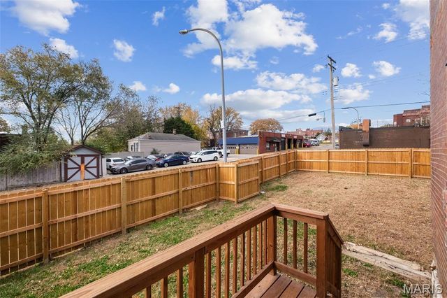 6827 Minnesota Avenue, St Louis, MO 63111