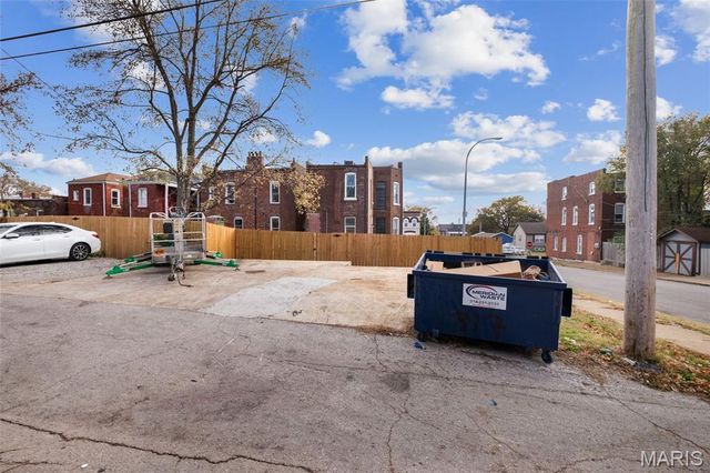 6827 Minnesota Avenue, St Louis, MO 63111