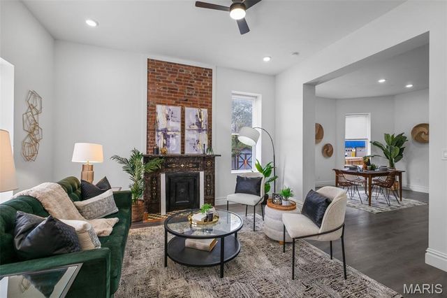 6827 Minnesota Avenue, St Louis, MO 63111