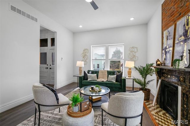 6827 Minnesota Avenue, St Louis, MO 63111