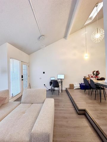 8535 S Dairy Ashford Road, Houston, TX 77072