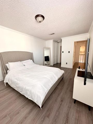 8535 S Dairy Ashford Road, Houston, TX 77072