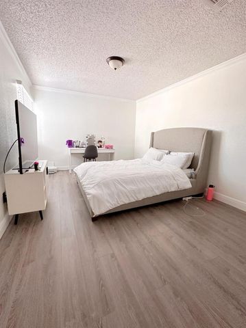 8535 S Dairy Ashford Road, Houston, TX 77072