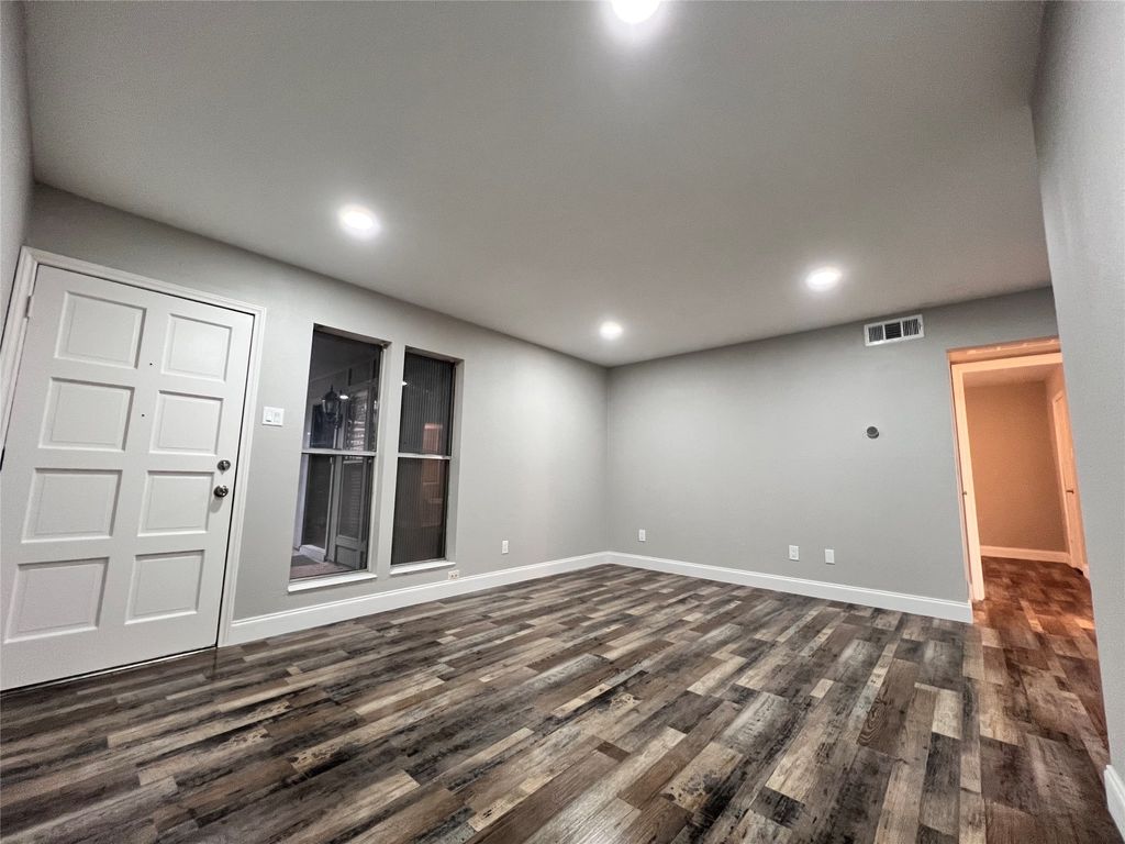 4020 Holland Avenue 106, Dallas, TX 75219