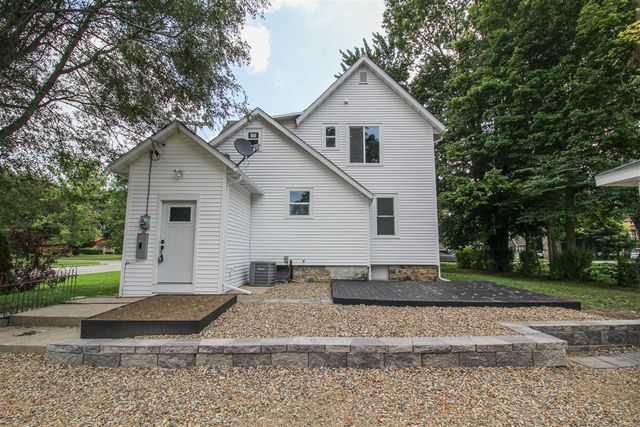 822 N Main Street, Three Rivers, MI 49093