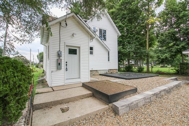 822 N Main Street, Three Rivers, MI 49093