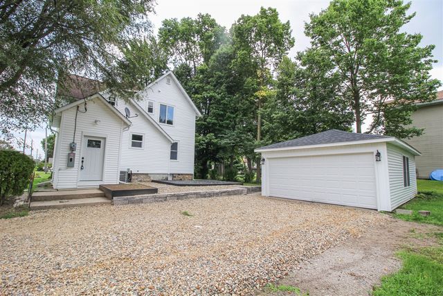 822 N Main Street, Three Rivers, MI 49093