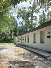 7190 CONANT Avenue, Jacksonville, FL 32210