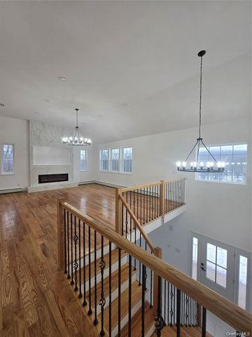470 State Route 211, Cuddebackville, NY 12729