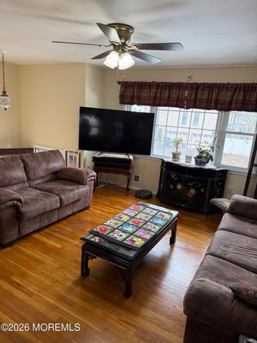 953 Neptune Avenue, Beachwood, NJ 08722