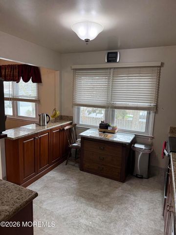 953 Neptune Avenue, Beachwood, NJ 08722