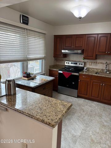 953 Neptune Avenue, Beachwood, NJ 08722