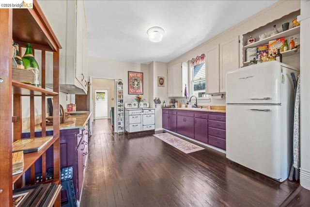 1712 Paru St, Alameda, CA 94501