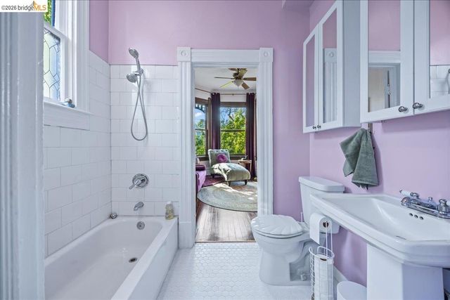 1712 Paru St, Alameda, CA 94501