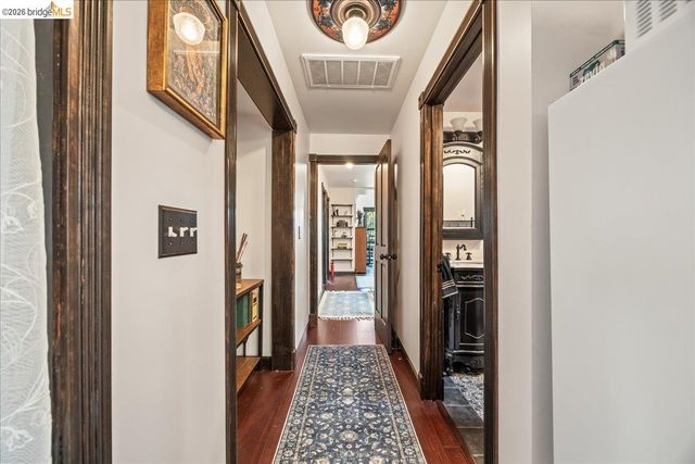 1712 Paru St, Alameda, CA 94501