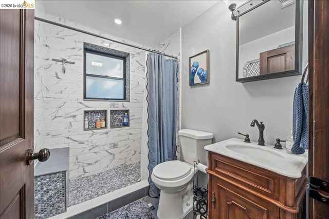 1712 Paru St, Alameda, CA 94501