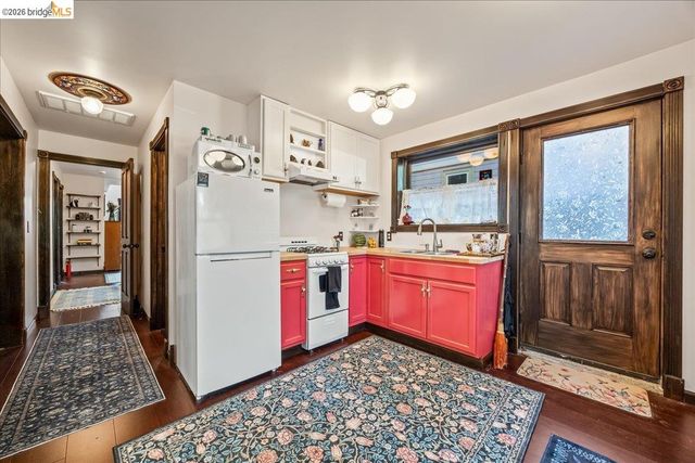 1712 Paru St, Alameda, CA 94501