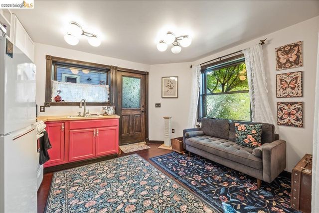 1712 Paru St, Alameda, CA 94501