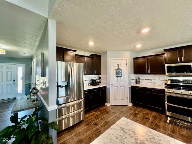 4088 Ashworth Lane, Columbus, IN 47201