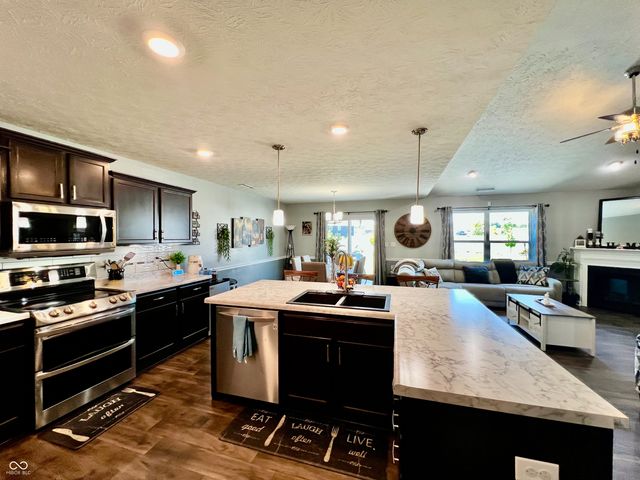 4088 Ashworth Lane, Columbus, IN 47201