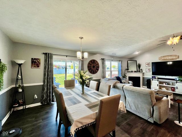 4088 Ashworth Lane, Columbus, IN 47201