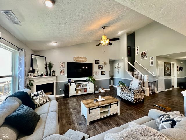 4088 Ashworth Lane, Columbus, IN 47201