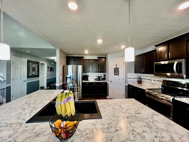 4088 Ashworth Lane, Columbus, IN 47201