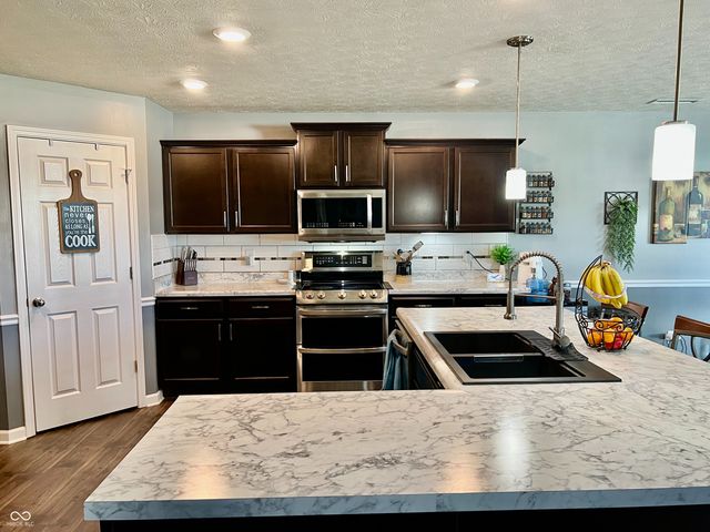 4088 Ashworth Lane, Columbus, IN 47201