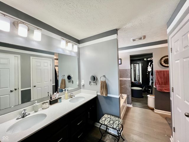 4088 Ashworth Lane, Columbus, IN 47201