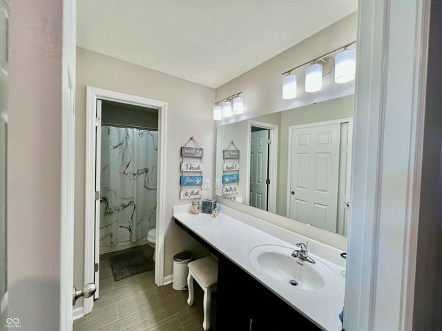 4088 Ashworth Lane, Columbus, IN 47201